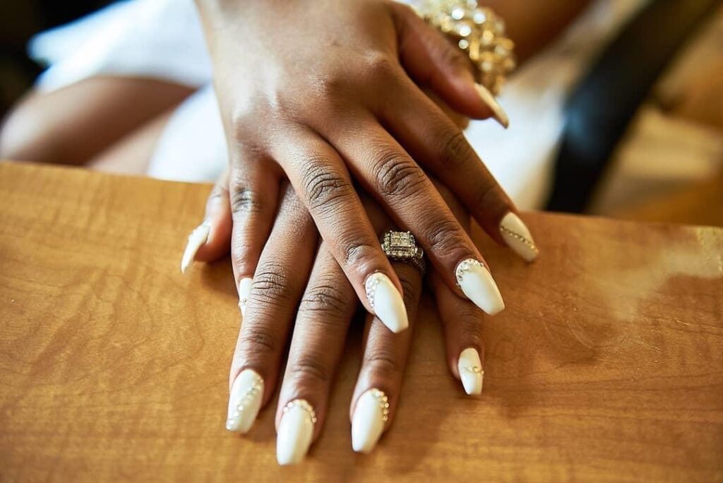 bride’s wedding nails