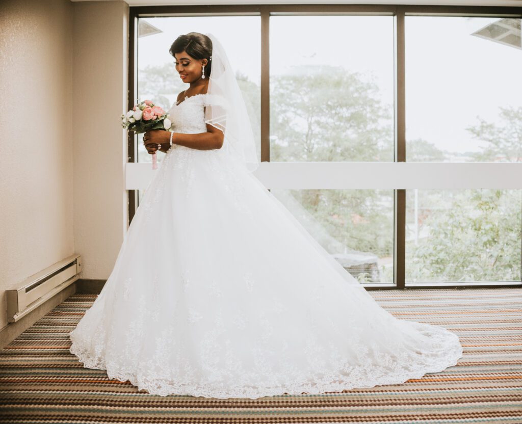 Luxury Weddings – Bride holding her bouquet