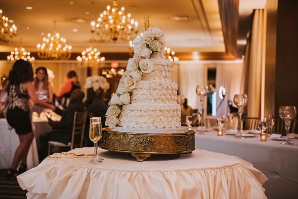 Luxury weddings – cake